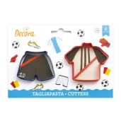 decora-2-koekjesuitstekers-voetbalshirt-voetbalbroekje-cover