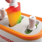zoku-quick-pop-maker-trio-ijsjes-uithalen